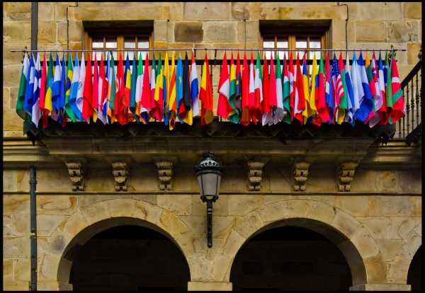 dos and donts in spain