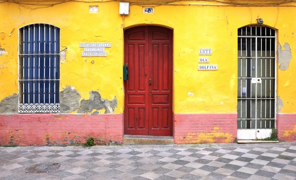 dos and donts in spain